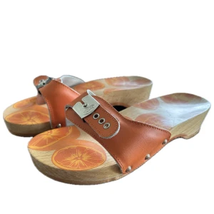 Scholl pescura mules - Sötaste skorna som finns !!! Tror modellen heter Pescura. Använda men hela och fina. 🍊🍊🍊🍊🧡🧡🧡