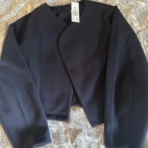 Kappa  - Jättefin kappa från Gina tricot. Prislappen sitter kvar. Nypris 500