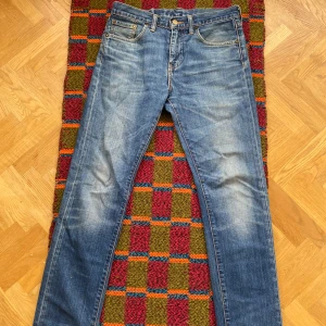 Levis 508 jeans  - Säljer ett par Levis 508 jeans med riktigt skön tvätt. Passformen är slim. Skicket är bra 4/5. Storlek 29W/32L. Ny pris cirka 1000kr. Skriv om du vill ha mer info! 
