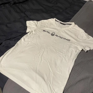 Sail racing t shirt  - Säljer Sail racing t shirt  Size M Skriv vid frågor 