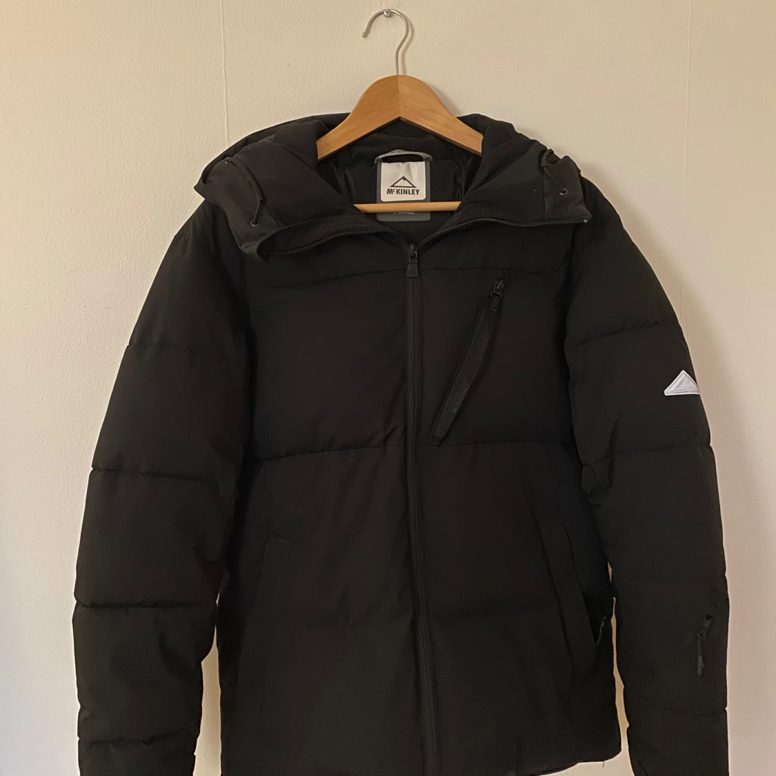 Svart pufferjacka från McKinley