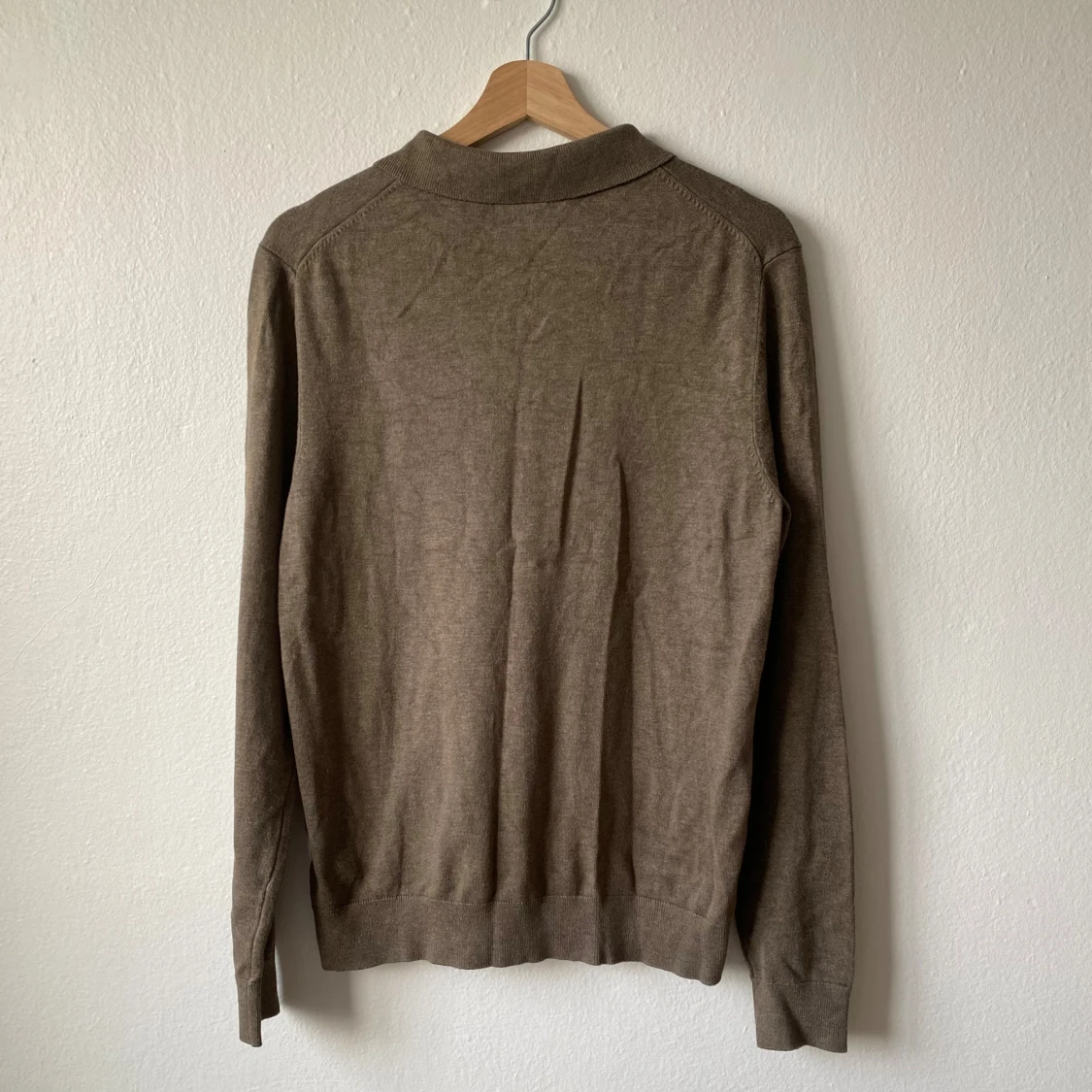 Brun pikétröja från Lindbergh - 90