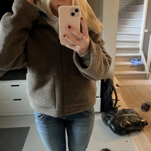 Pile jacka - Ny med lappar kvar! 