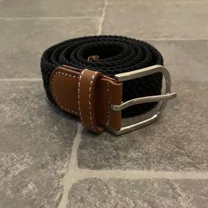 Flätat bälte svart - Flätat bälte svart || Längd 115 || Helt ny || Tveka inte att höra av dig om du har frågor