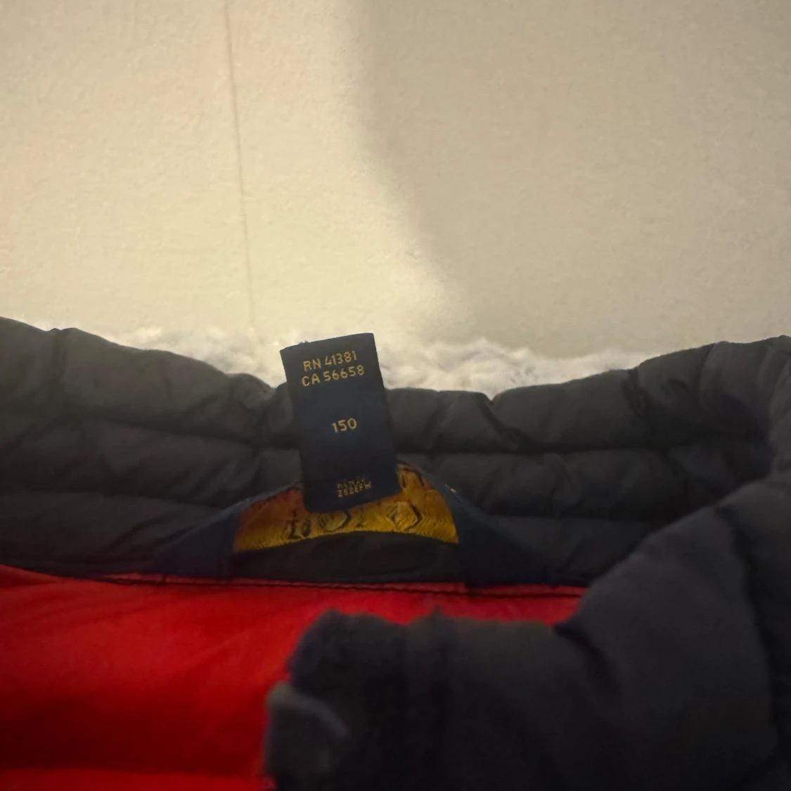 Svart och röd dunväst från Polo Ralph Lauren - 2