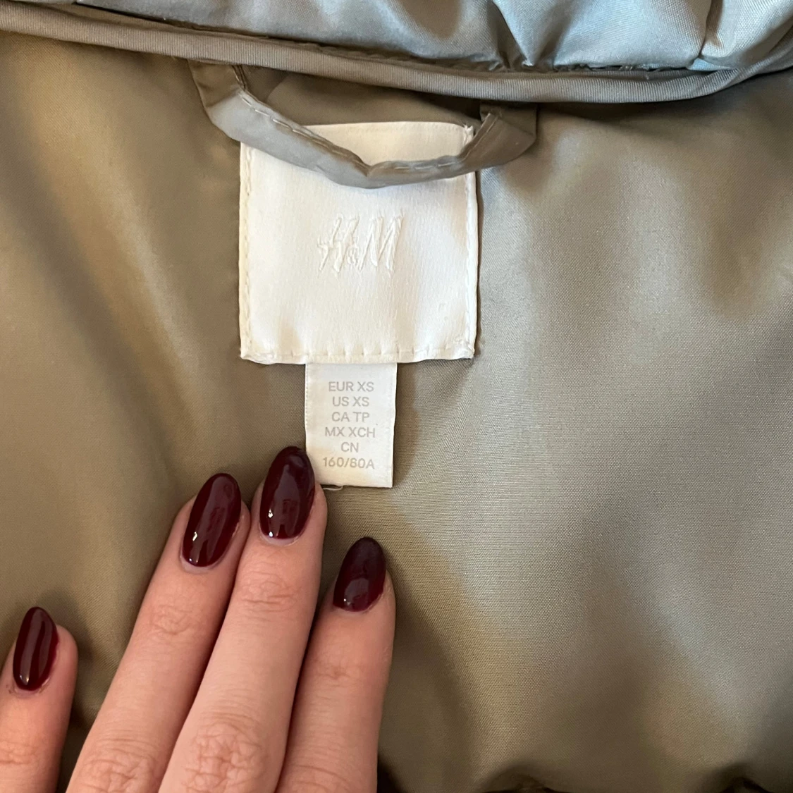 Grön pufferjacka från H&M - 92