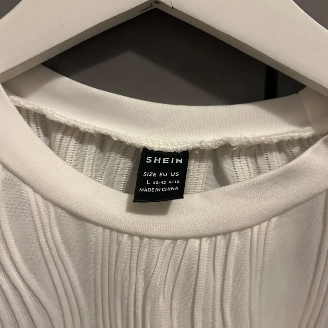 Vit ribbad topp  - 2