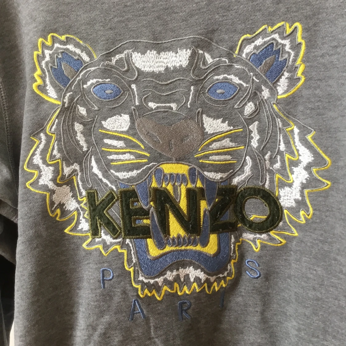Grå sweatshirt från Kenzo med tigerbroderi - 91