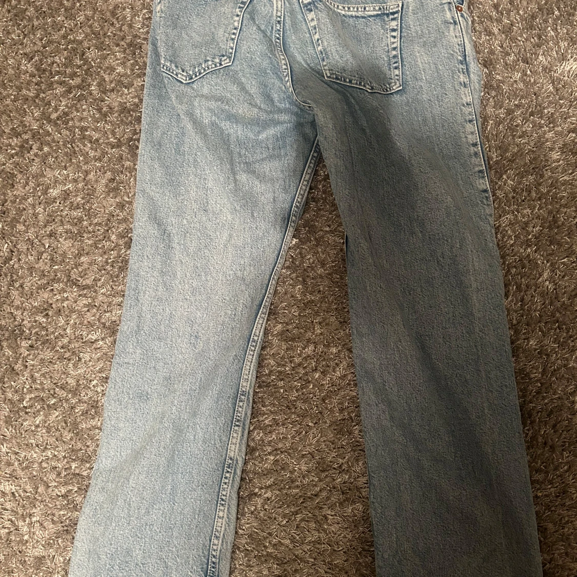 Ljusblå jeans från Weekday - 90