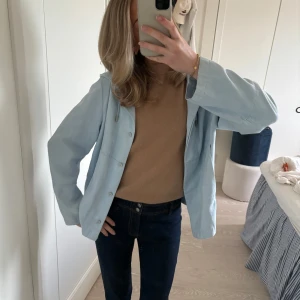 Jacka/ kofta - Såå fin jacka/ kofta💕 sparsamt använd 