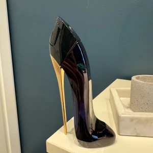 Carolina herrera parfym  - Carolina herrera parfym använd vid ett tillfälle, 50 ml