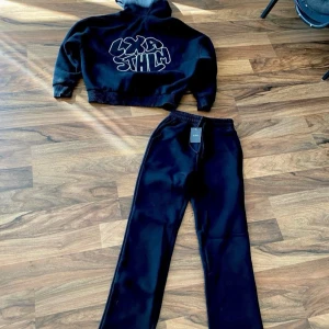 LXA set - helt nytt,storlek xs i båda delar men skulle säga att den mer är en s,lapp kvar💓