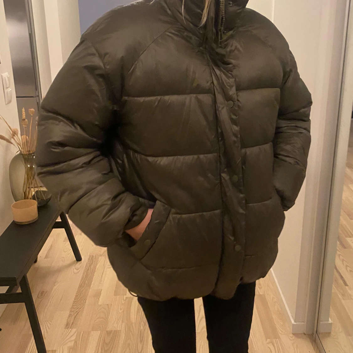 Olivgrön pufferjacka