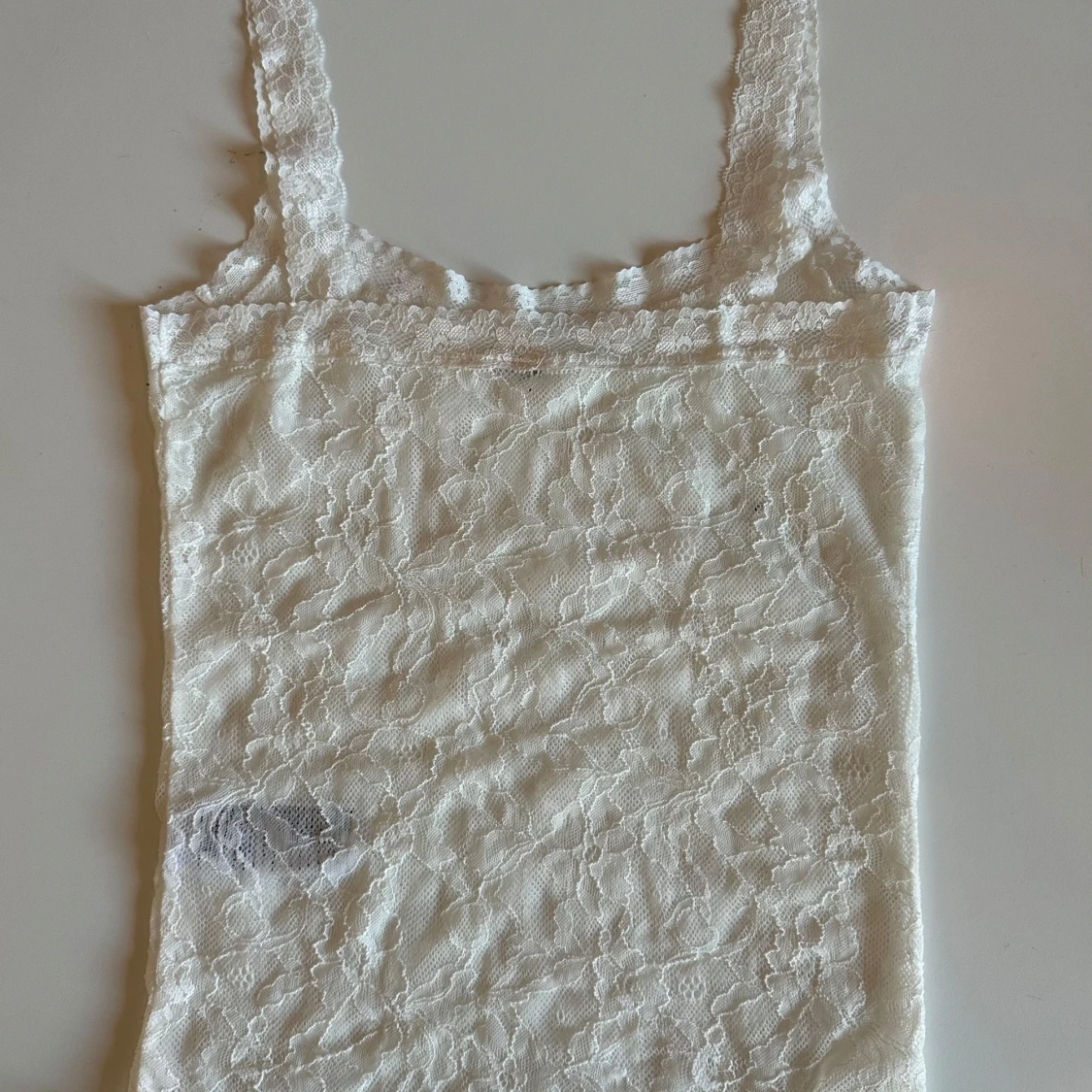 Vitt spetslinne  - 2