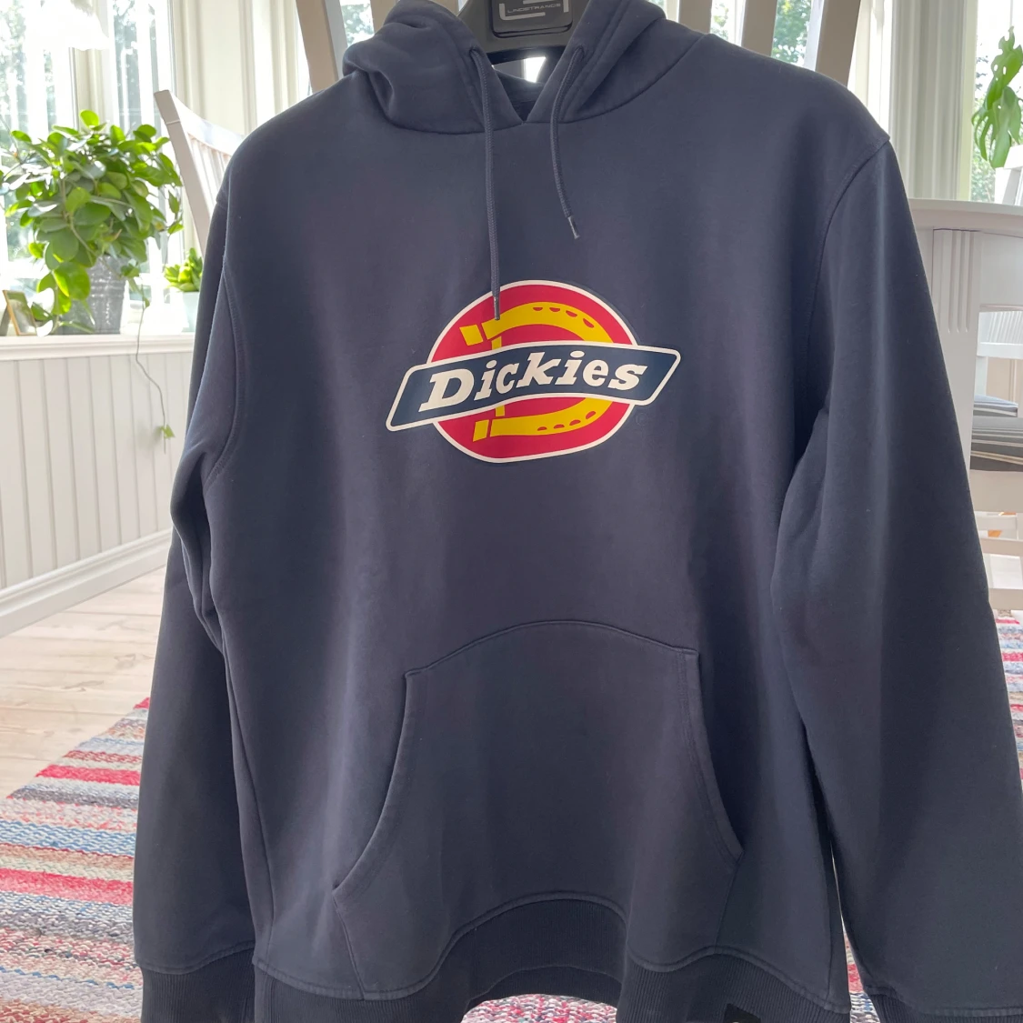 Mörkblå hoodie från Dickies