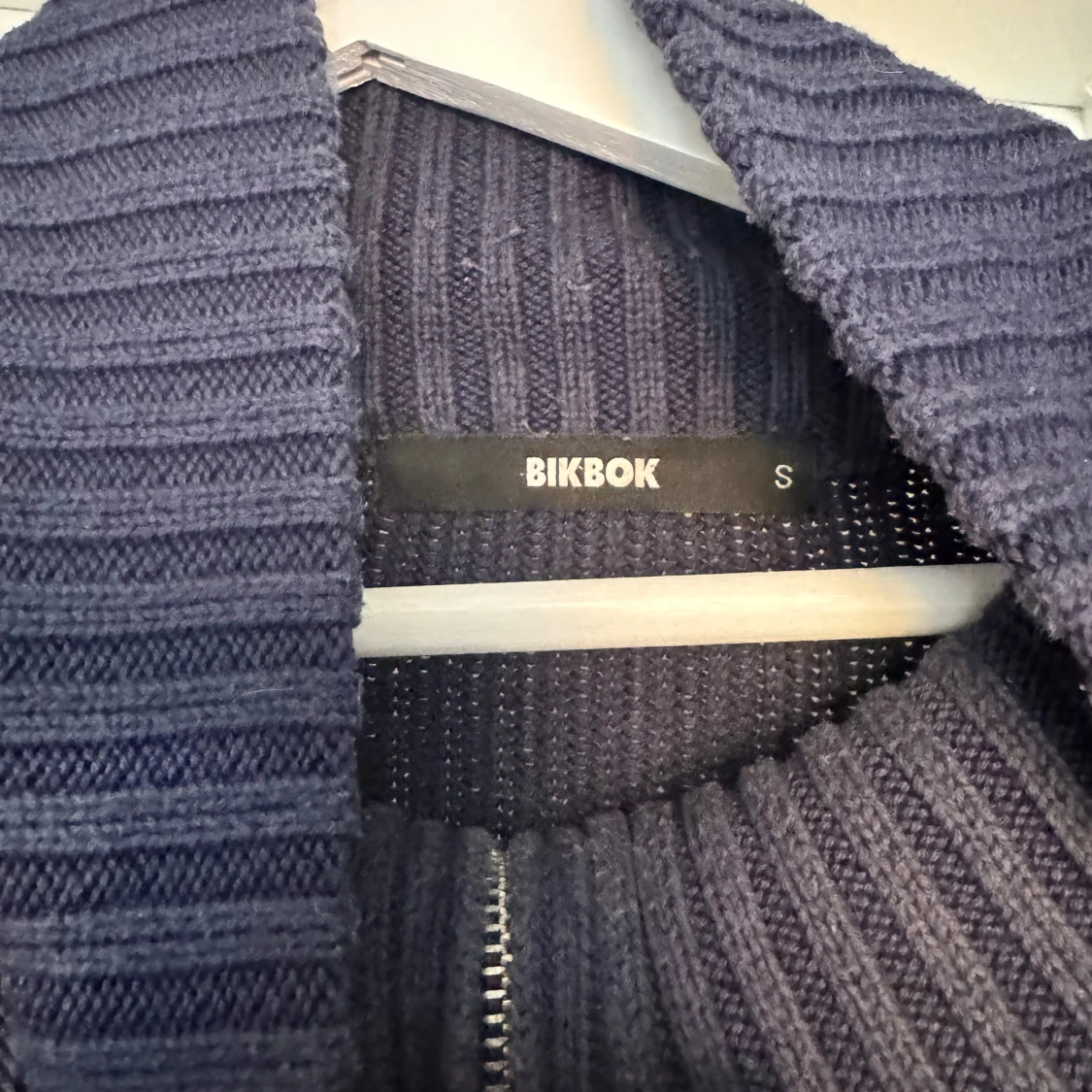 Randig stickad tröja från BikBok - 90