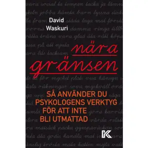 Upplever du att du är på väg att bli utmattad? Eller har du redan gått in i väggen och är på väg tillbaka? Det här är självhjälpsboken som lär dig att se och motverka syndromet innan det är för sent, särskilt om du inte har möjlighet att gå till en psykolog för att reda ut problemen.  David Waskuri, specialistpsykolog inom psykologisk behandling och psykoterapi, har utgått från insikter från sina dagliga möten med klienter när han skrivit boken Nära gränsen – så använder du psykologens verktyg för att inte bli utmattad. Här ger han verktygen för olika behandlingar, men det främsta syftet är att förebygga de problem som drabbar allt fler när kraven och tempot ökar i vårt samhälle.  ”Man behöver inte gå till en psykolog för att göra en psykologisk förändring”, menar David Waskuri som bland annat tar upp stress, ångest, depression och även relationsproblem. Inte minst betonar han vikten av att planera in sin återhämtning – lika väl som man planerar sina besök på gymmet eller hos frisören.  David Waskuri föddes 1981 i Stockholm. Efter många år av studier i Norrland och utlandspraktik i Buenos Aires i Argentina flyttade han så småningom tillbaka till sin födelsestad, där han numera bor med sin familj. David är legitimerad psykolog, specialist inom psykologisk behandling och psykoterapi, legitimerad psykoterapeut samt socionom. Han är grundare av Sveapsykologerna som finns i både Stockholm, Göteborg och snart även i Malmö. Genom sin yrkesroll har han medverkat i diverse tidningsartiklar och tv, skapat onlinekurser, drivit en podcast och gjort föreläsningar i digital form.     Format Danskt band   Omfång 273 sidor   Språk Svenska   Förlag Kunskapshuset Förlag   Utgivningsdatum 2021-03-21   ISBN 9789176972533  