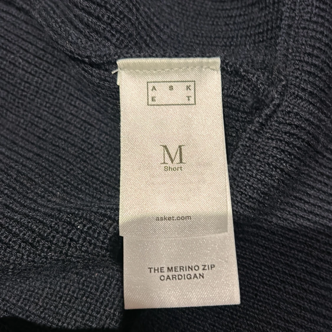 Mörkblå merinoullskofta från Asket - 92