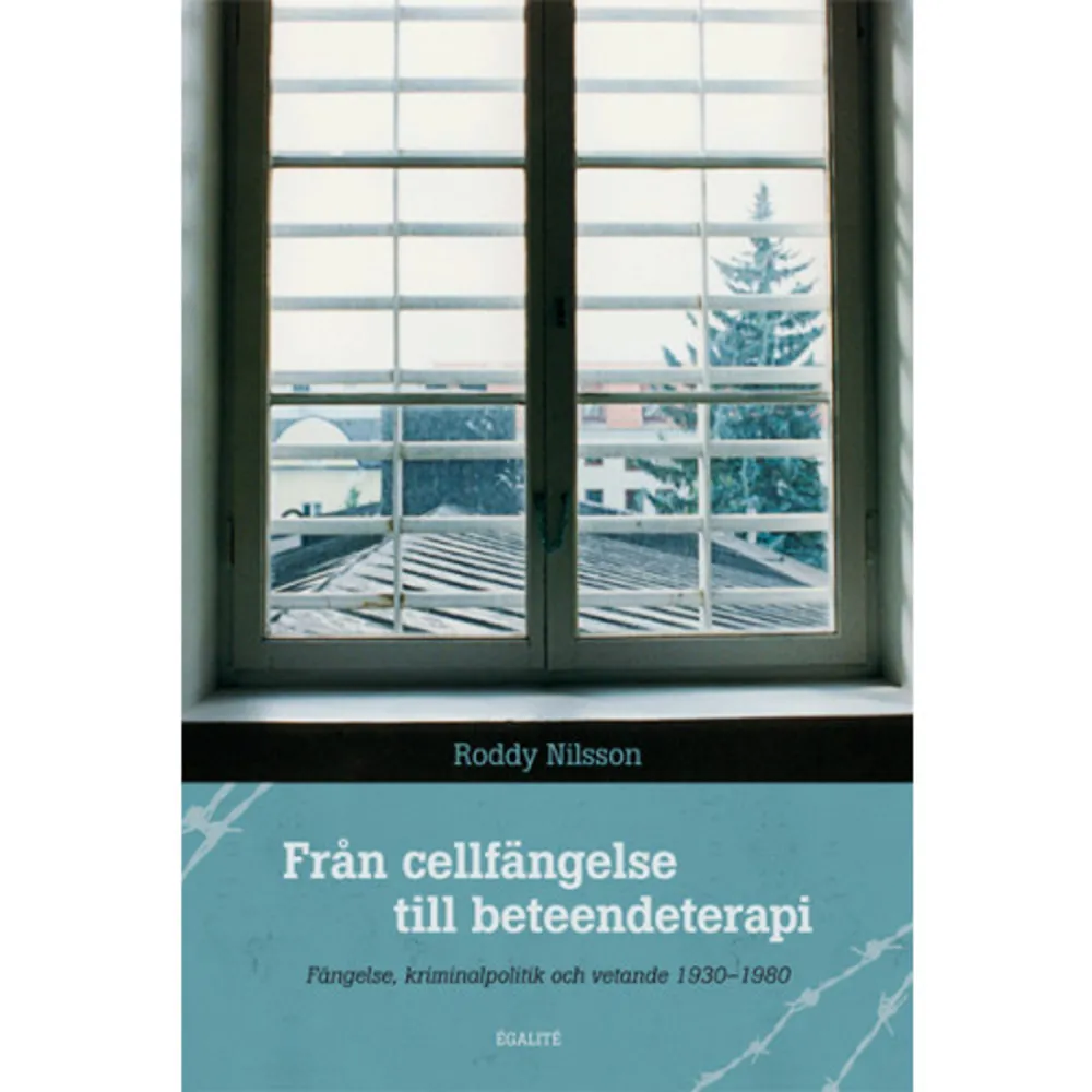 Historikern Roddy Nilsson analyserar i denna bok fängelsets roll i kriminalpolitiken från 1930-talet och ett halvsekel framåt. Två övergripande frågor står i centrum. Dels hur fängelset som företeelse förändrades mot bakgrund av välfärdsstatens framväxt och konsolidering, dels vilka aktörer, institutionella intressen och försanthållanden som under denna period satte sin prägel på skeendet. Det betonas hur försanthållandena inte minst har varit centrala för att förstå hur relationen mellan disciplinerings- och kontrollsträvanden och behandlings- och rehabiliteringstänkandet har sett ut under detta halvsekel.Framställningen koncentreras på att undersöka det fält som formerats kring fängelset beträffande orsaker, följder och åtgärder speciellt de faktorer som ledde fram till förändringar och en omfattande institutionell expansion. Vidare berör författaren fångvårdens/kriminalvårdens organisatoriska utveckling mot bakgrund av förändringen av straffsystemet, framför allt fängelsets plats inom detsamma.    Format Häftad   Omfång 291 sidor   Språk Svenska   Förlag Égalité   Utgivningsdatum 2013-05-10   ISBN 9789197903981  . Böcker.