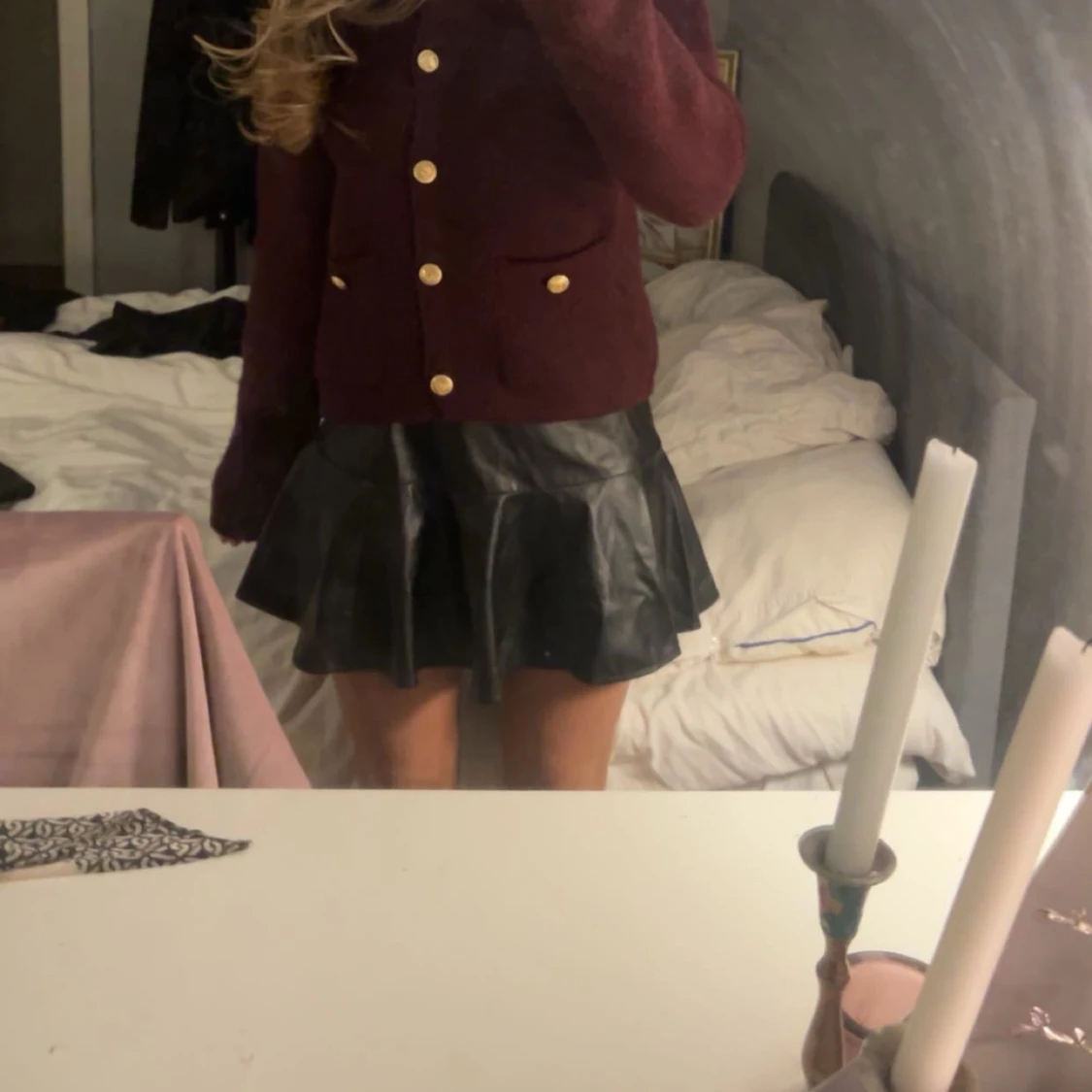 Svart kjol i skinnimitation