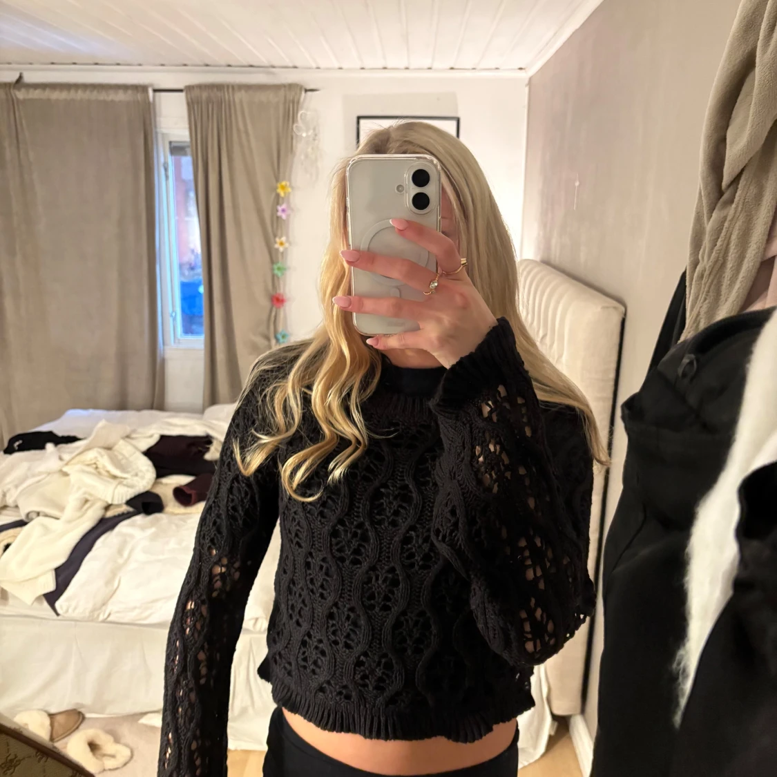 Svart spetsmönstrad tröja - 2