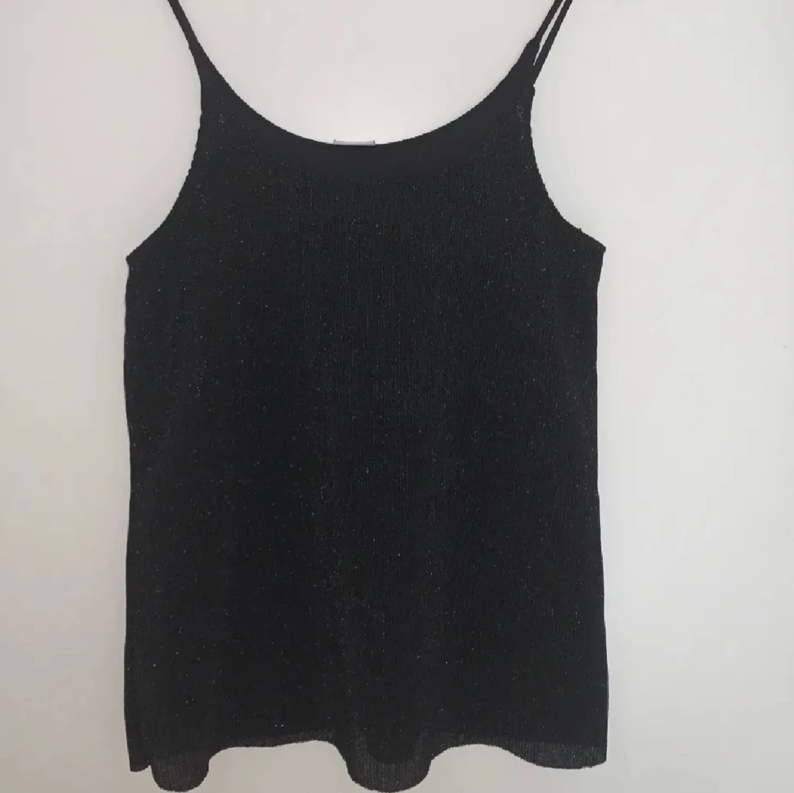 Svart glittrig topp - 2