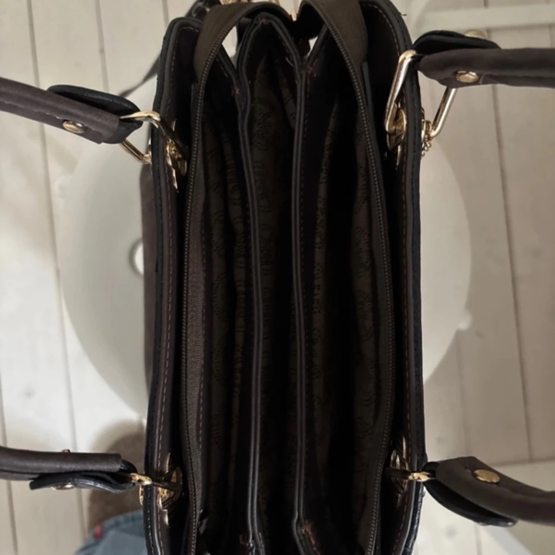 Brun handväska från Michael Kors - 2