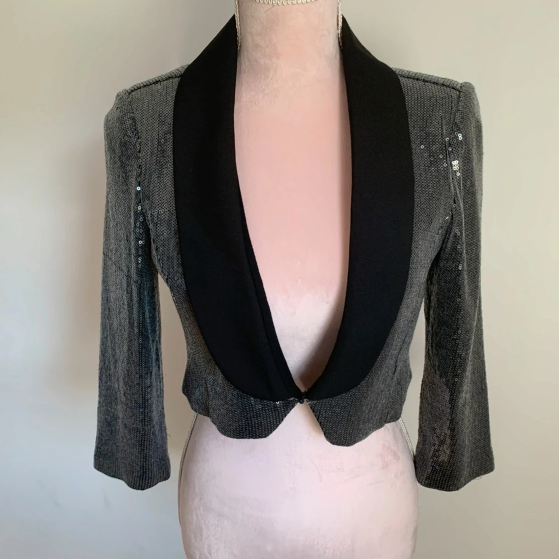 Paljettprydd croppad kavaj - 2