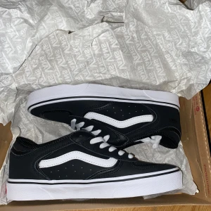 Oanvända Vans  - Helt nya Vans, har inte används någon gång så jag säljer dem istället. Storlek 39