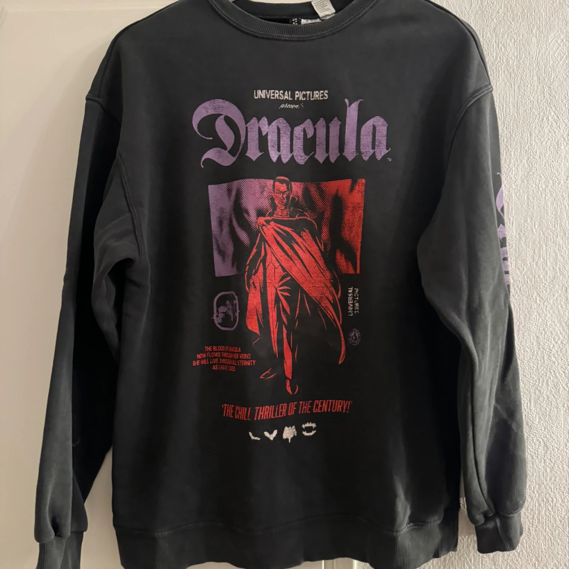 Svart Dracula sweatshirt