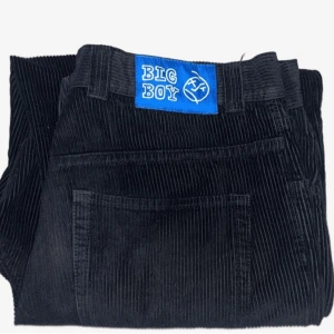 Polar Big boys  - Svarta Manchester polar big boys i super baggy passform. I väldigt bra skick😻OG loggan 💯