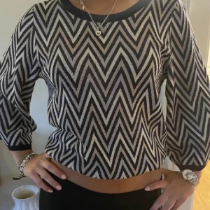 Neo noir topp - Jättefint skick, aldrig använd! Nypris 800kr💕