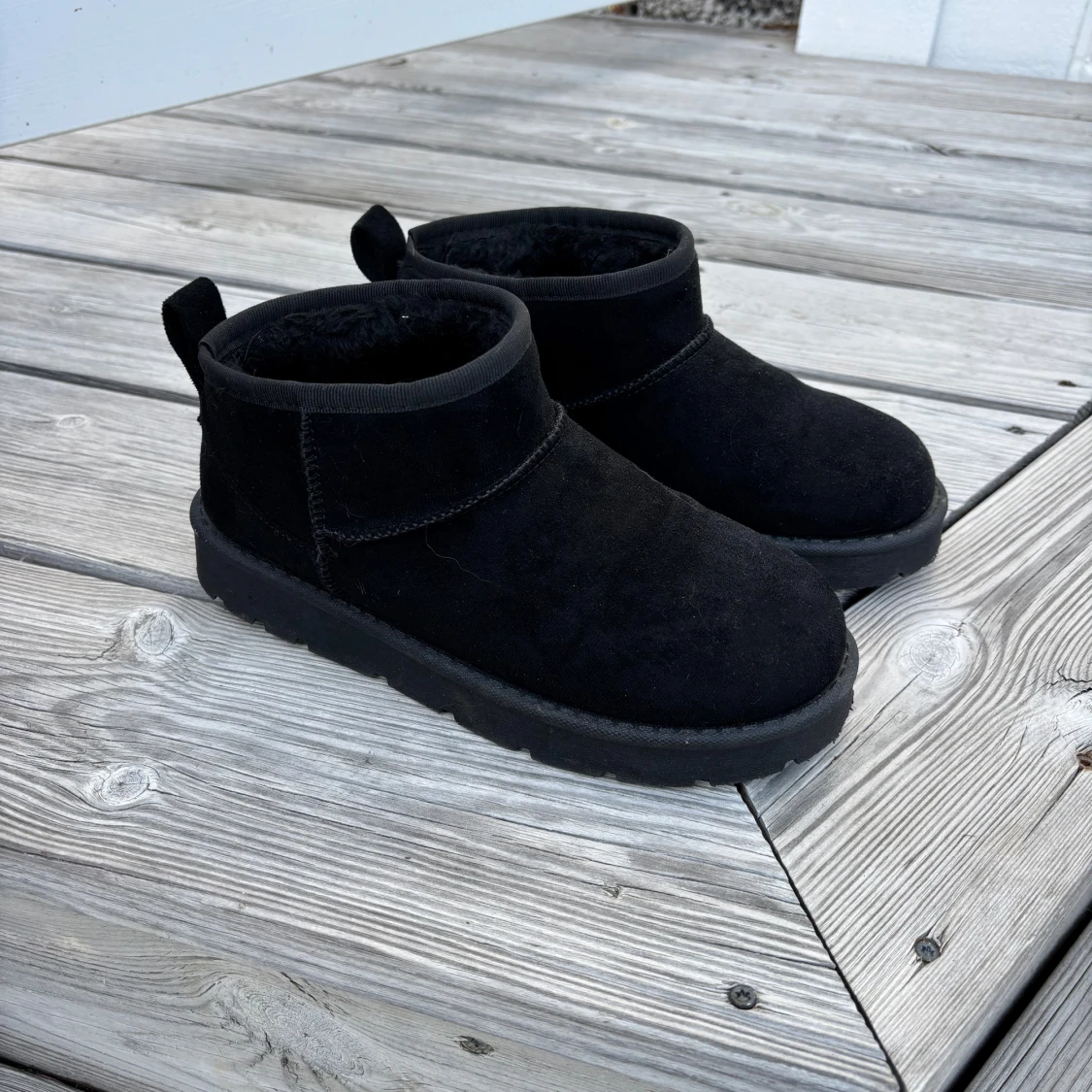 Svarta boots i mocka