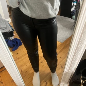 skinnbyxor  - Skinnbyxor i bra skick
