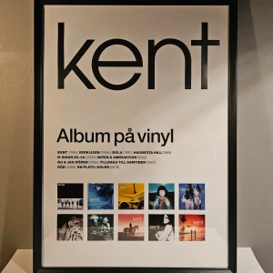 Kent Poster/Affisch 50x70 - Kent - Album på Vinyl promoposter från 2015, 50x70. Jättefint exemplar, inga tejprester eller hål, i nyskick - aldrig uppsatt! Skickas i papprulle. Ramen ingår ej!