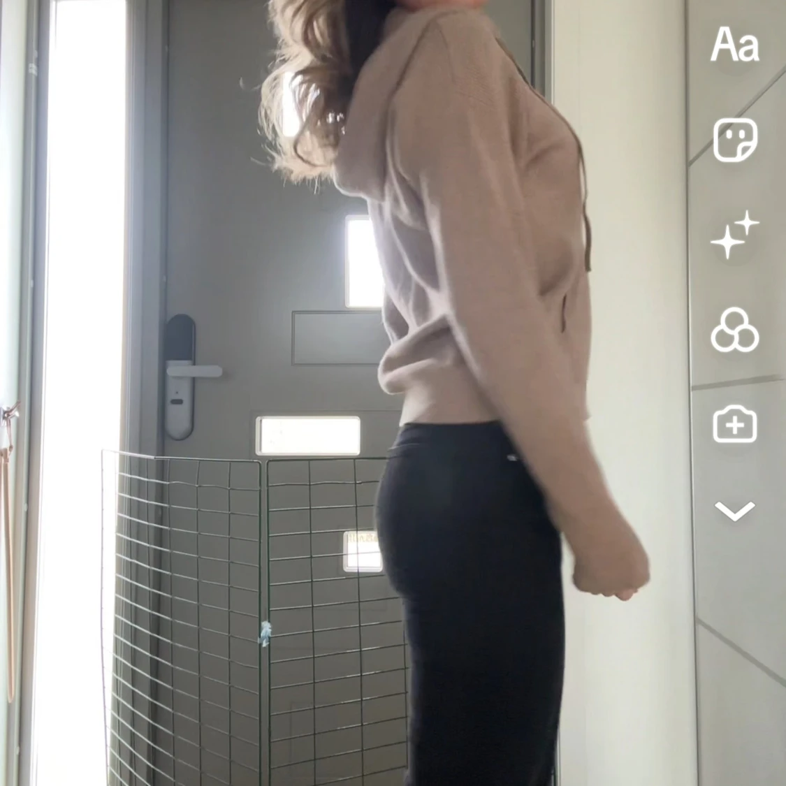 Beige hoodie med dragkedja - 92