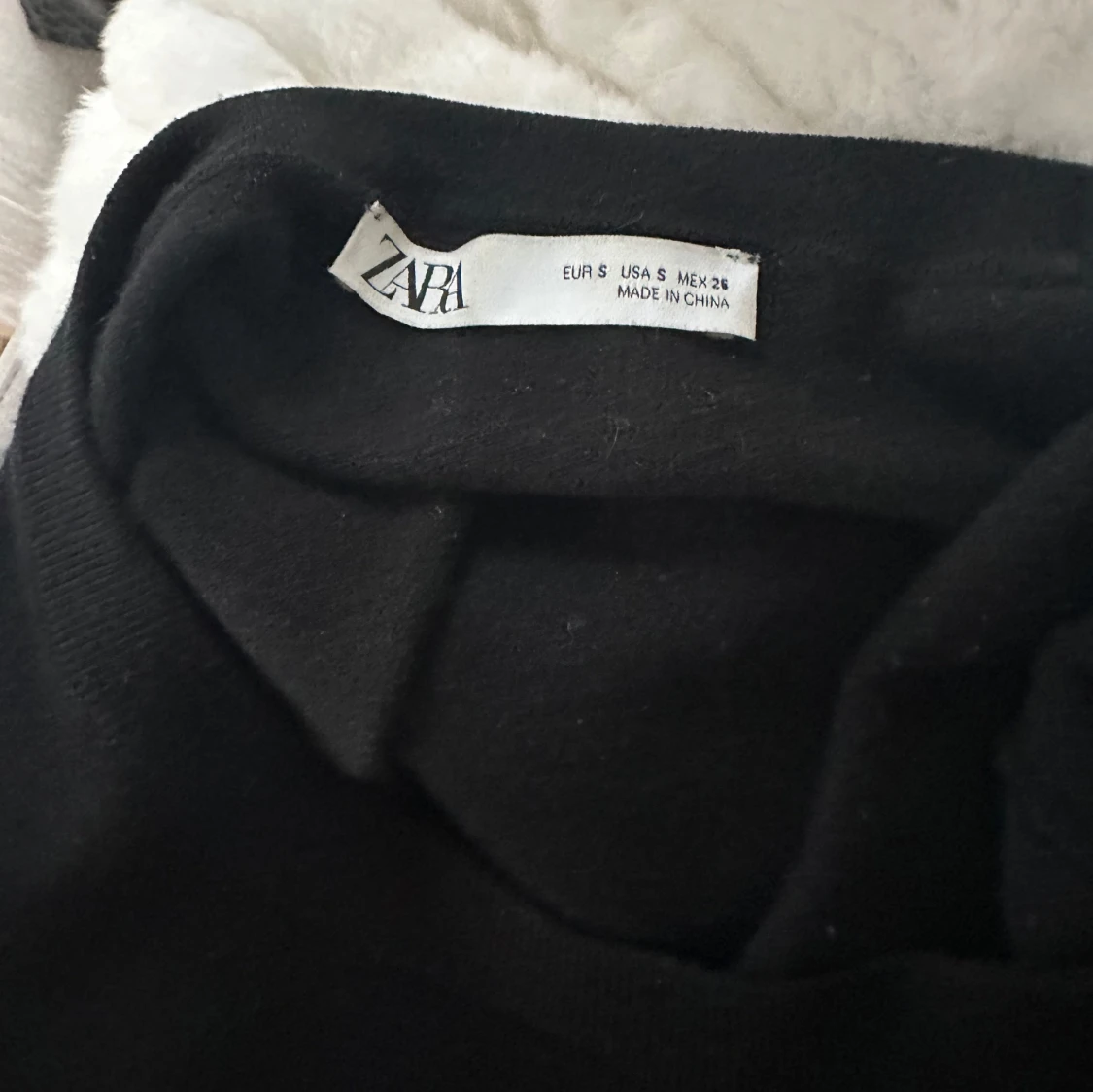 Svart långärmad tröja från Zara - 91