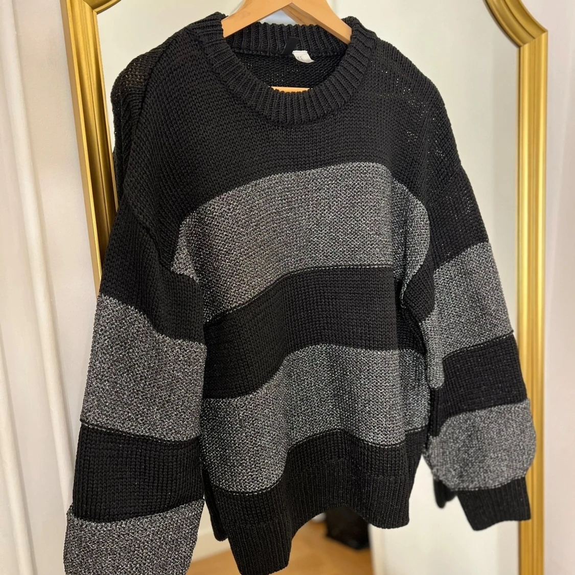 Randig glittrig stickad tröja - 90