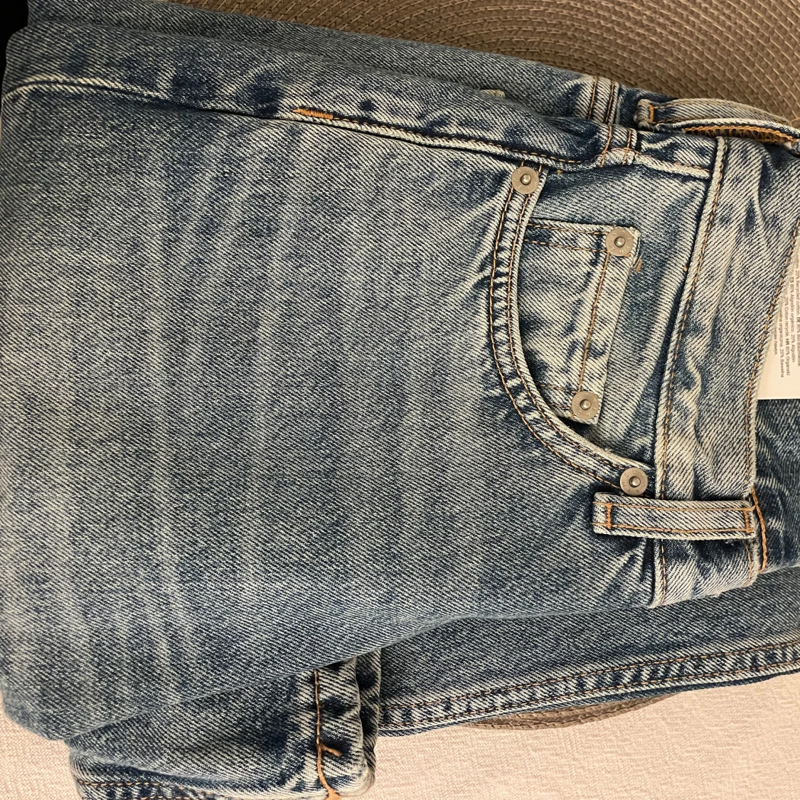 Blå bootcut jeans från Weekday - 93