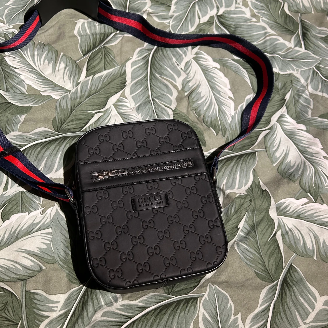 Svart axelväska från Gucci