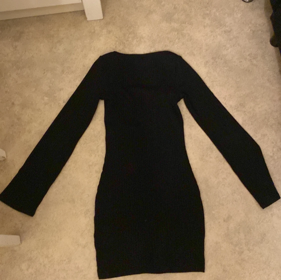 Svart ribbad klänning från H&M Divided - 91