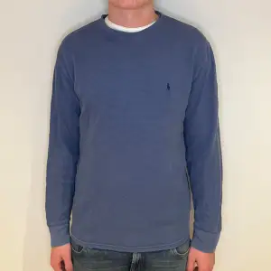 Ralph lauren tröja | Skick: 9,5/10 | Size - M | Märke - Ralph lauren | Fraktar via postnord eller instabox på köparens bekostnad | Hör av dig vid minsta fråga eller fundering // RDL