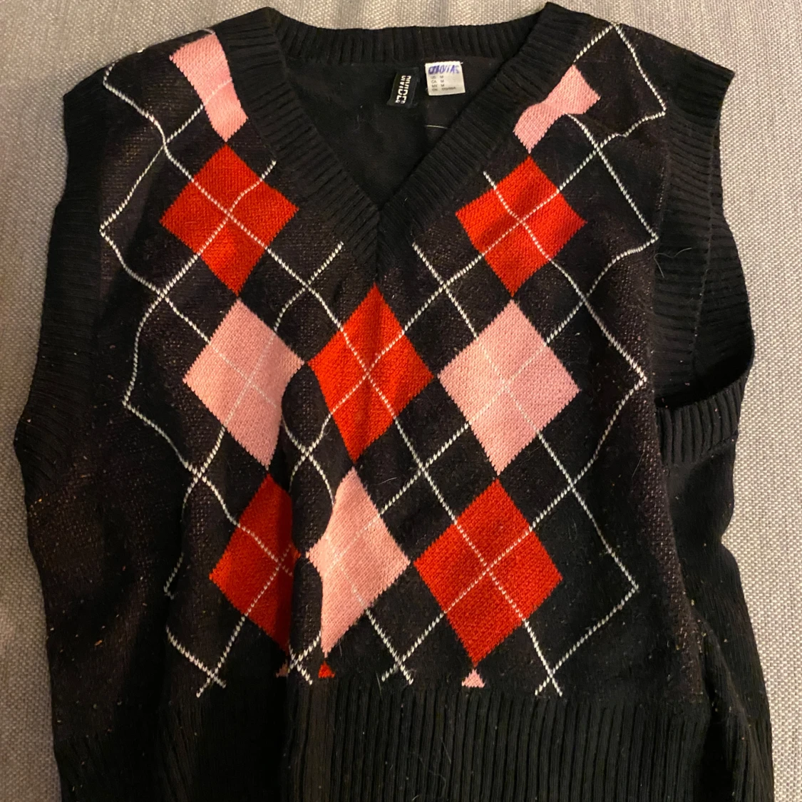  Stickade västar med argylemönster från H&M small och medium