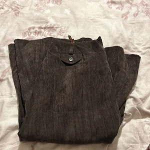 Lång kjol - Har inte använts någon gång då den är för stor, köptes second hand. 
