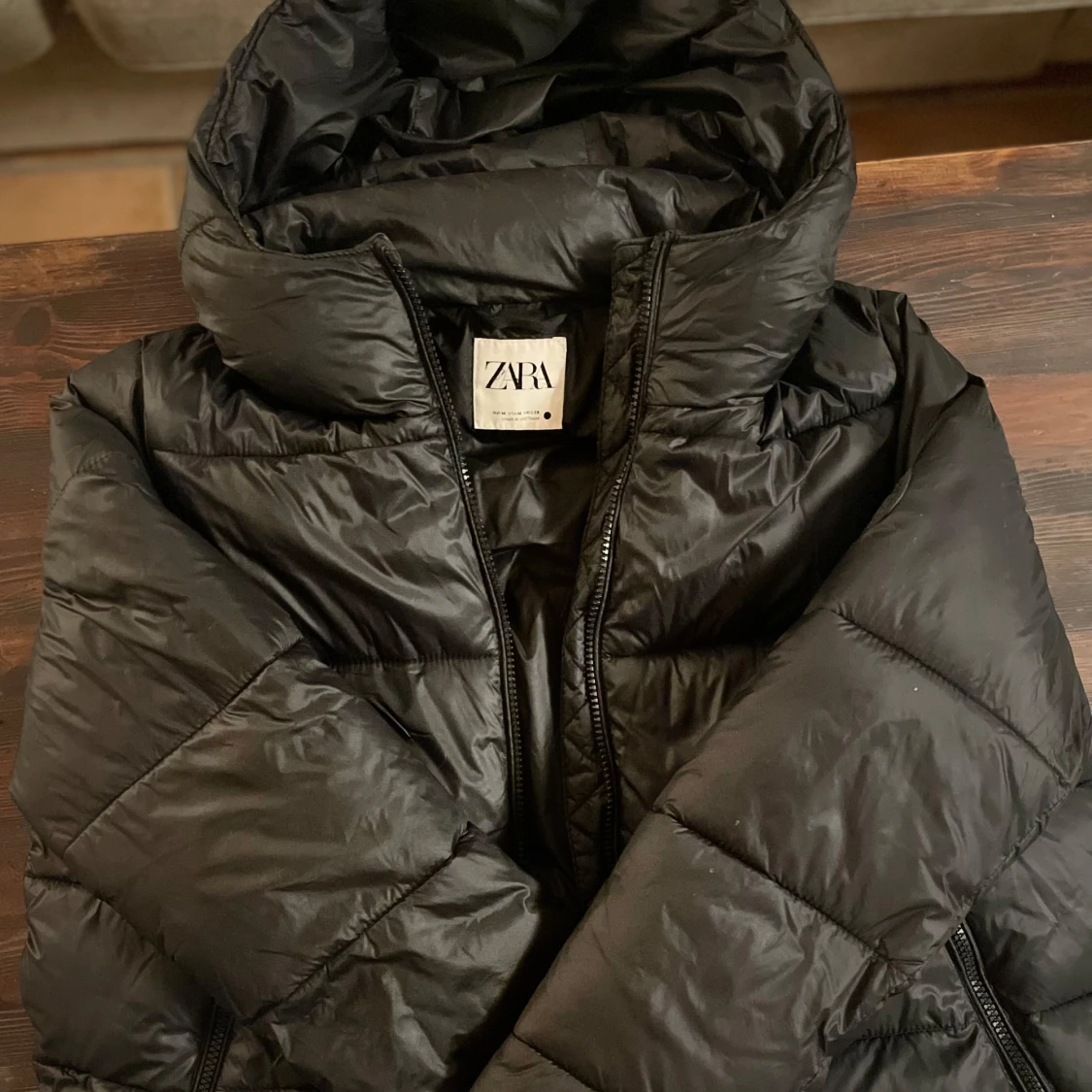 Svart pufferjacka från Zara - 91