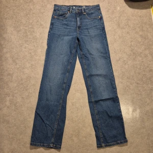 Jeans - Fina jeans, knappt använda, justerbar midja