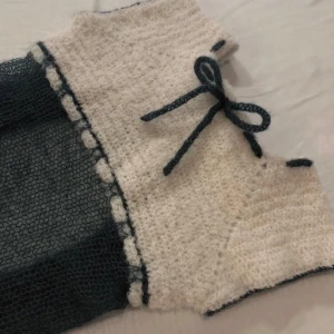 Coquette Custom Bow Top  - coquette style top made by hand   measurements  shoulder to shoulder - 40 cm across  length - 48 cm bust - 36 cm flat, stretches comfortably to 41 cm.  waist - from 27 cm to approx 46 cm, depending on how you tie up the back   message for more info!