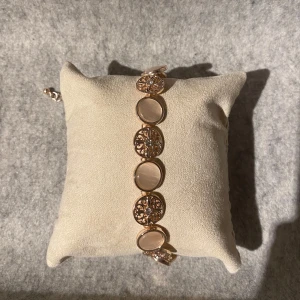 Armband  - Rostfri metall 💕  Köpte denna i Italien 🇮🇹 