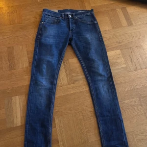 Dondup jeans - Säljer ett par Dondup jeans i storlek 29. Inprincip nyskick.