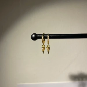 Glitter spike - - guld - rostfritt stål 